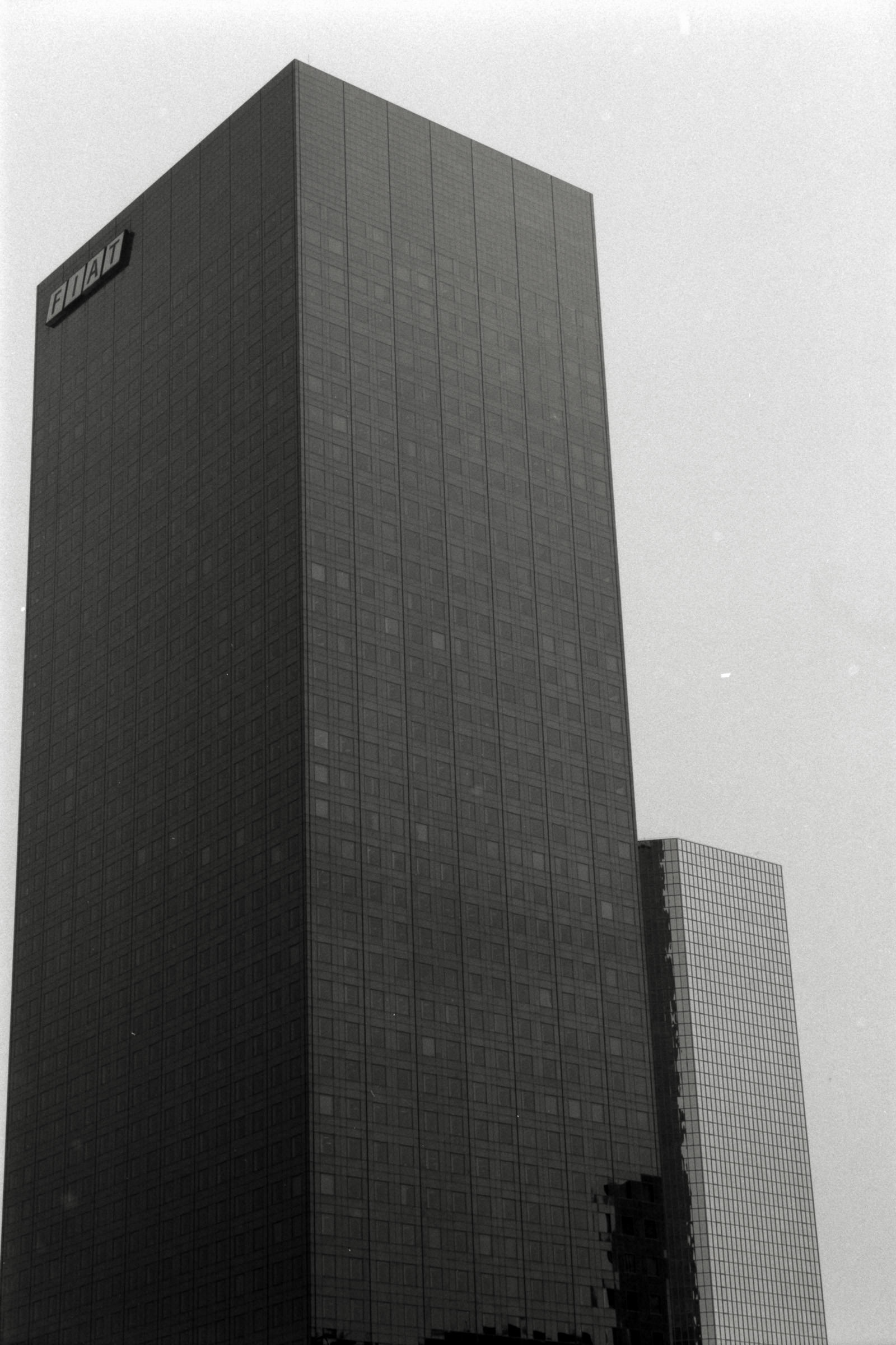 AHP F1990 09 002 sc250506 img22 NLP